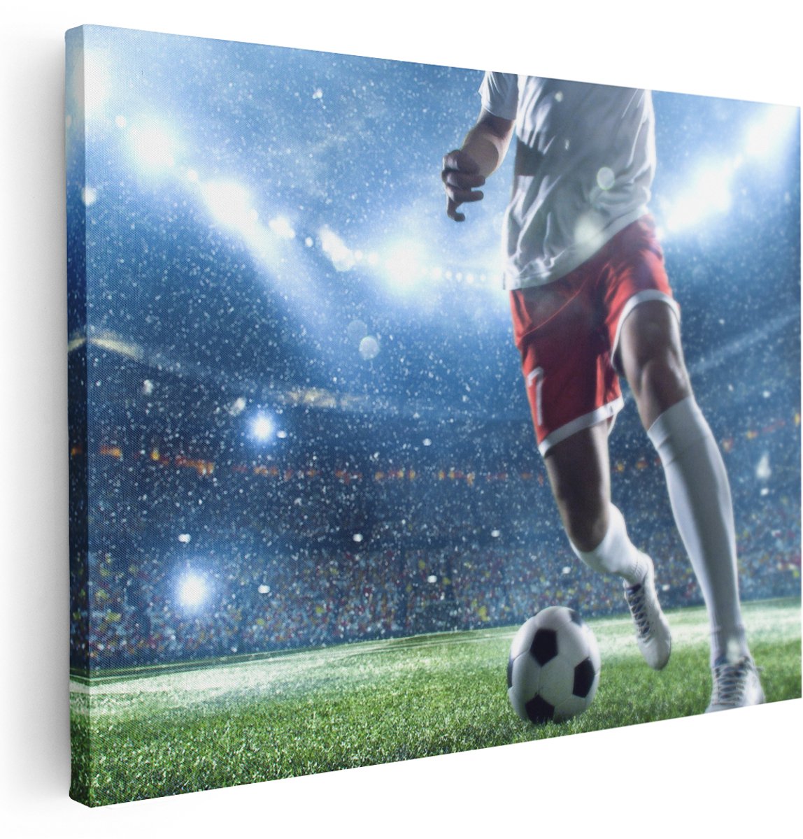 Artaza Canvas Schilderij Voetbal Speler Met De Bal In Een Druk Stadion - 160x120 cm - Groot - Wanddecoratie Woonkamer - Schilderijen - Muurdecoratie