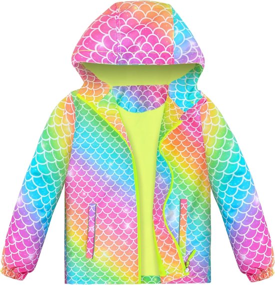 Regenjas voor kinderen met regenboogschubbenpatroon, neon-groene rits en capuchon.