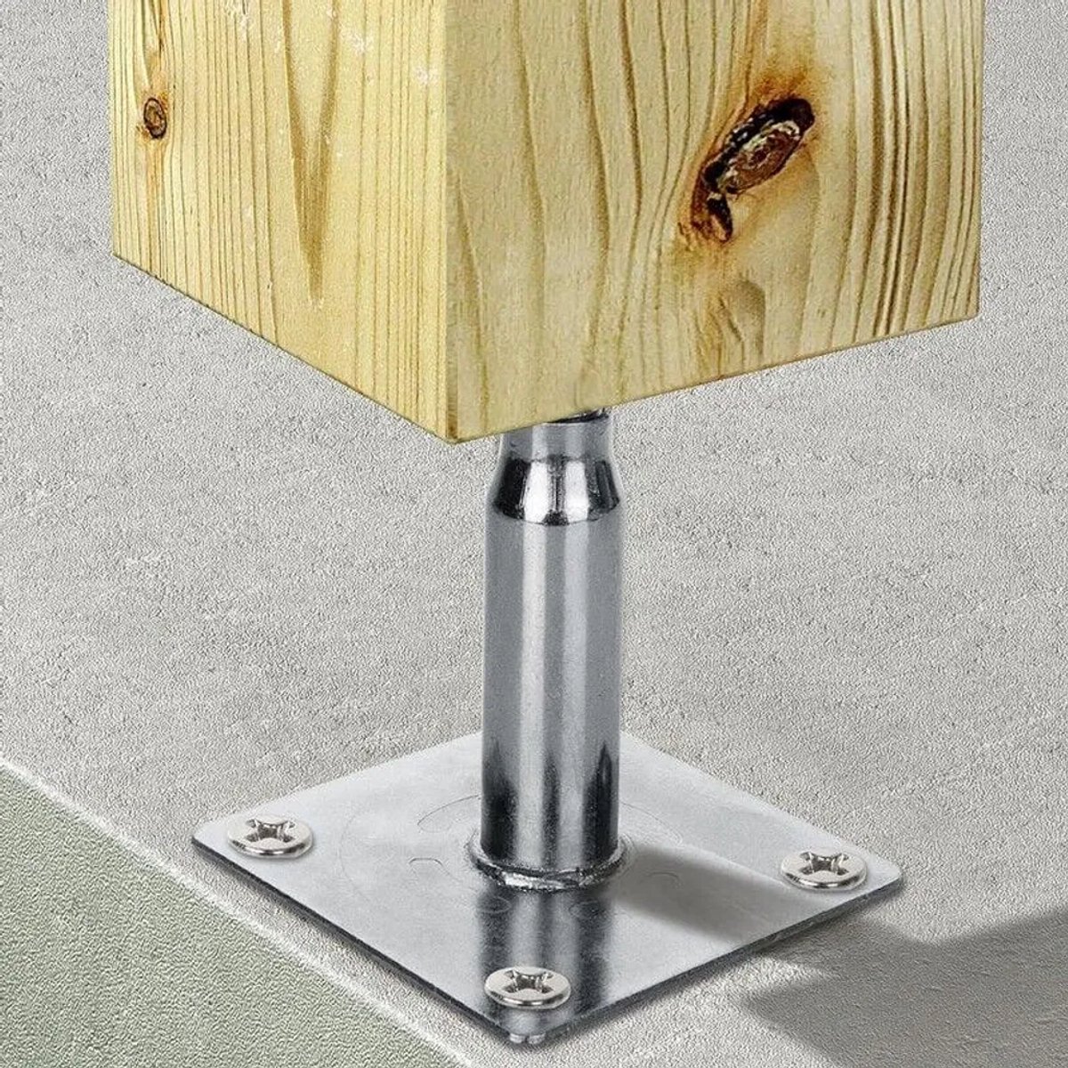 Een set van 4 verstelbare staanders, gemaakt van gegalvaniseerd materiaal, Geschikt voor een hoogte van 100 tot 150 mm, is Geschikt voor hekken, luifels, carports, pergola's, bouwprojecten, enz.