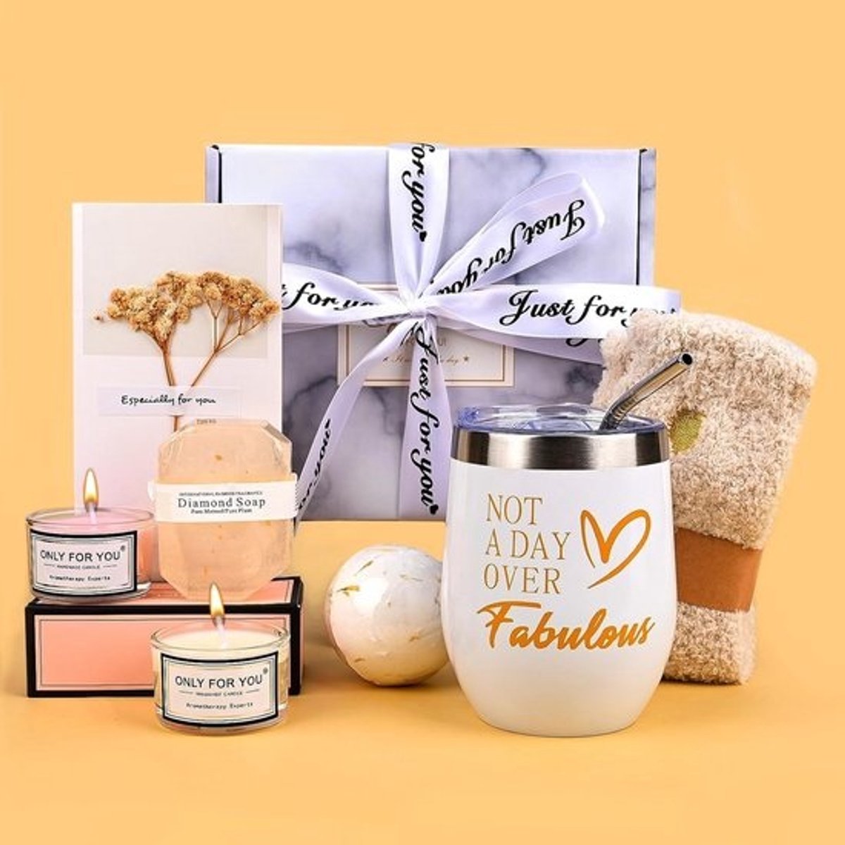 Sentimentele Geschenkset voor Vrouwen: Wijnbeker, Geurkaars en Warme Sokken