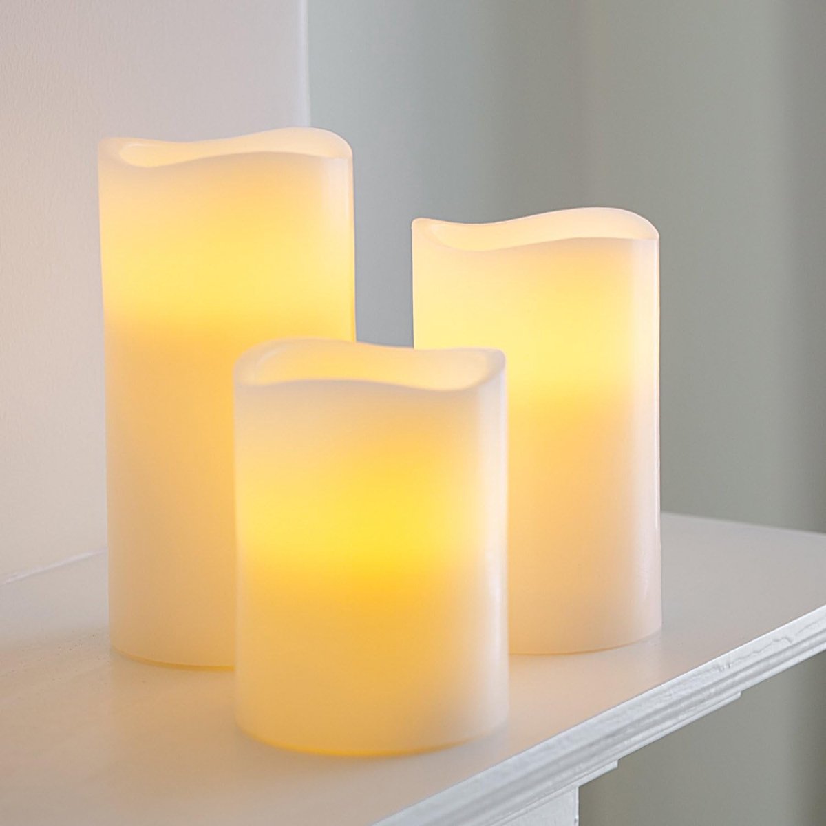 Thijox - Set van 3 LED-kaarsen van echte was, flikkerende vlam, crèmekleurig, met timerfunctie, sfeervolle decoratie voor woonkamer, feest, diner en m