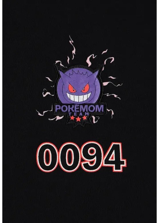 Zwarte trui met paarse Gengar opdruk en 'Pokemon Team 0094' tekst.