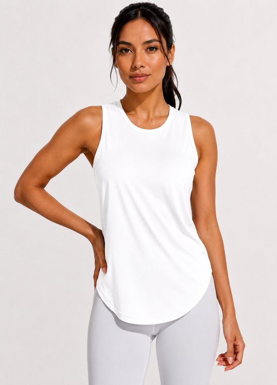 Mannequin portant un haut de sport blanc sans manches SparkNine et un pantalon de sport gris.