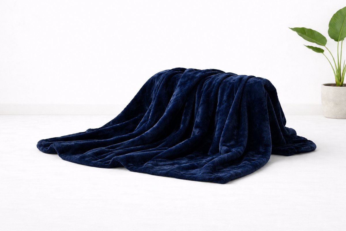Zachtbeddengoed.nl - Heerlijk Zacht - Fleece Deken - Plaids - 150x200 cm - 300 gsm - Indigoblauw - Fleece plaid - Mooie Kwaliteit- Plaid