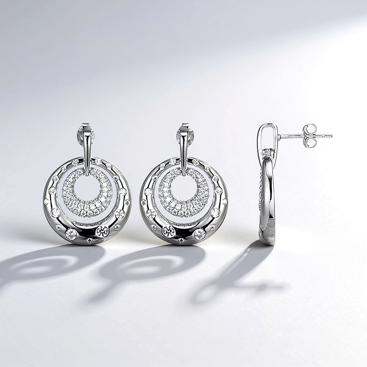 Cavill - Zilveren Oorbellen 925 Sterling Zilver - Nigeriaanse Zirkonia 1,482 ct - Ronde Slijpvorm - Bezel Zetting - Elegante Zilveren Sieraden Vrouw