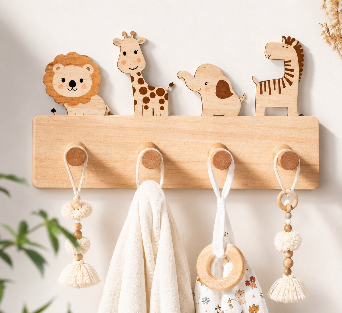 kinderkapstok - kapstok - kinder kamer kapstok - baby kamer kapstok - wandkapstok - safari dieren - hout - 4 haken