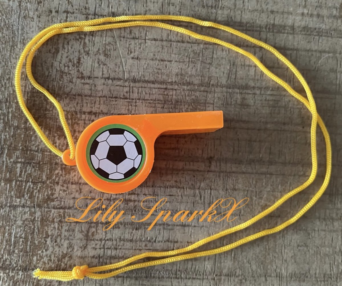 Fluitje - EK of WK voetbal - Oranje - Koningsdag - sportfluit aan koord - voetbal- 4 cm - Holland / Nederland - EK of WK - Hup Holland Hup - Oranje - Vaderdag - cadeau -Kado - Verjaardag - Feest - Partij - Partijtje - Feesten - Vieren - Feestelijk