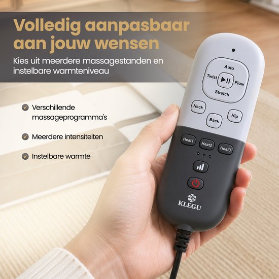 Hand met afstandsbediening voor massagemat: "Volledig aanpasbaar aan jouw wensen".