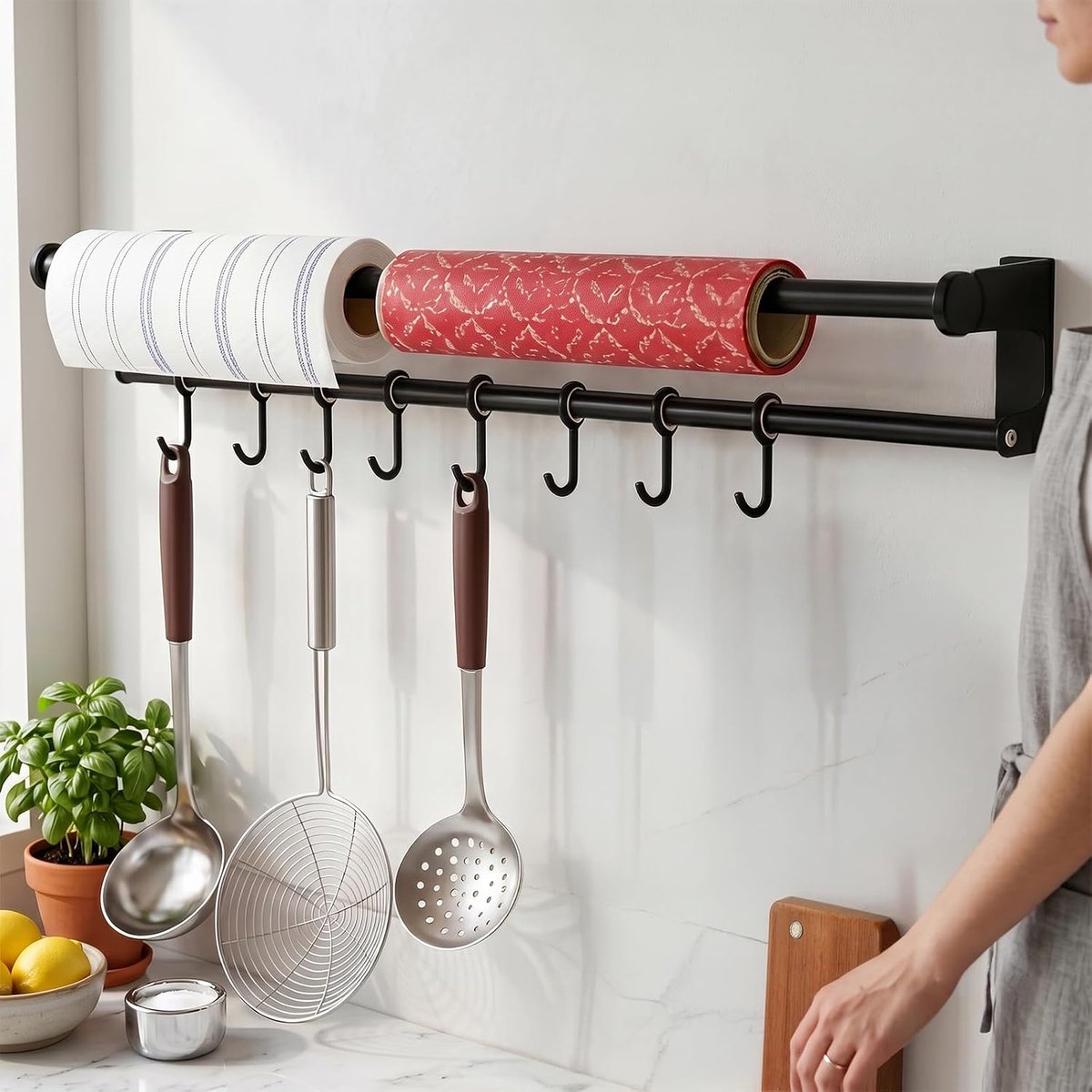Haaklijst keuken 80 cm - zwarte stang met papierrolhouder - 8 beweegbare haken - ideaal voor keukengerei - ShopVlot