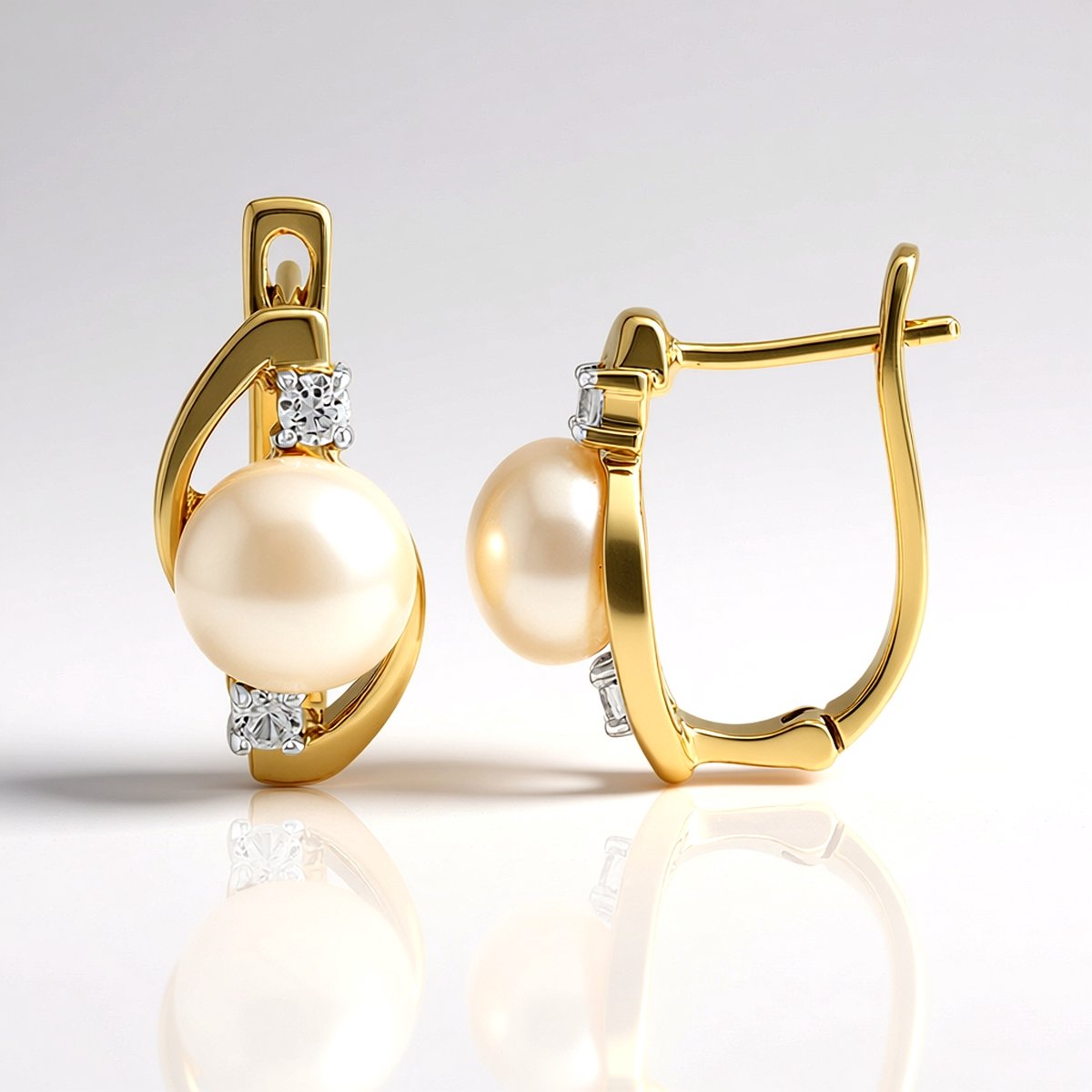 Cavill - 925 Sterling Zilver verguld - Witte Zoetwaterparel 7,5mm - 0,26ct Zirkonia - Elegante, moderne pareloorbellen dames