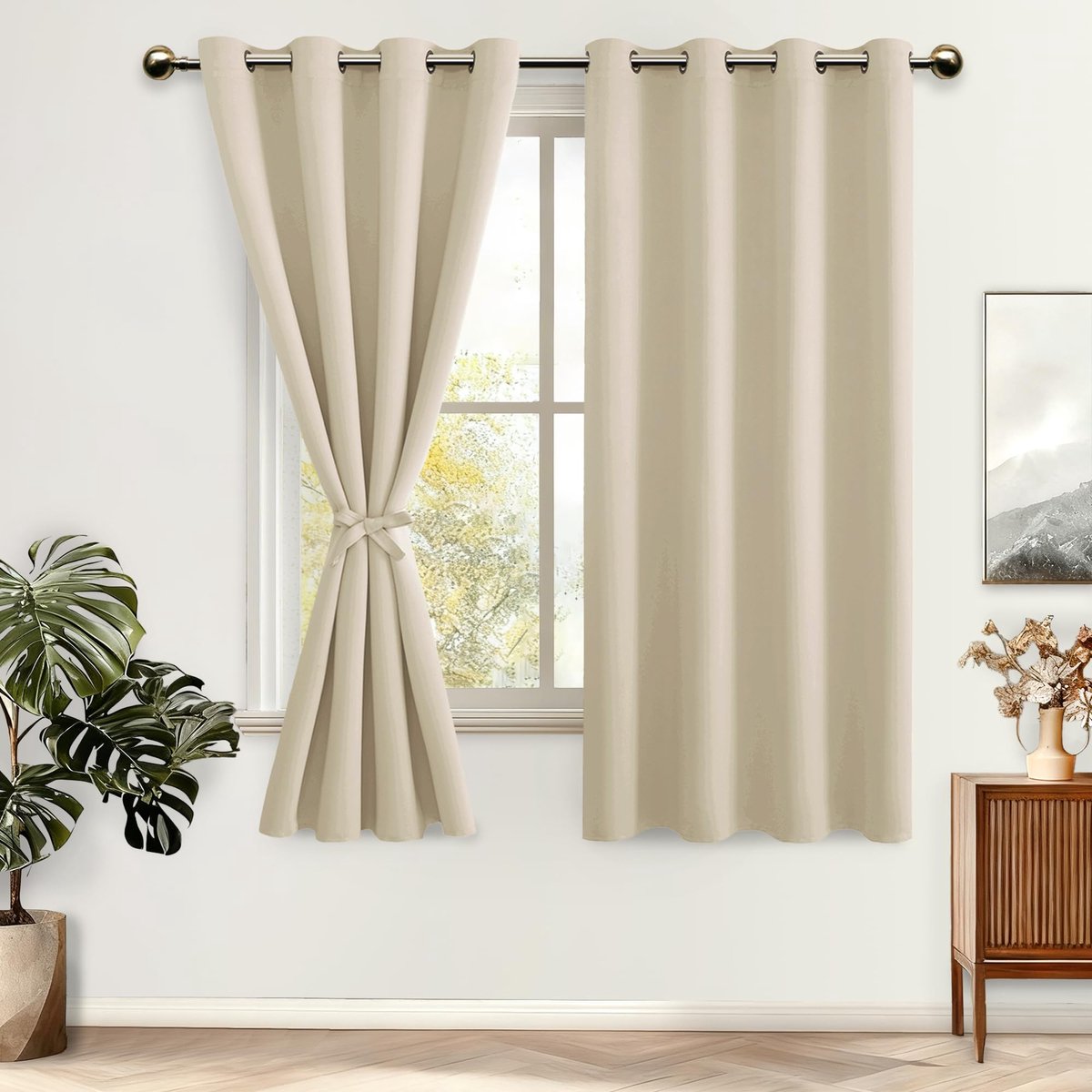 SnelShoppen - Set van 2 Verduisterende Gordijnen met Oogjes 140x175 cm - Thermische Deurgordijnen met Ringen in Crème Beige voor Slaapkamer, Keuken en
