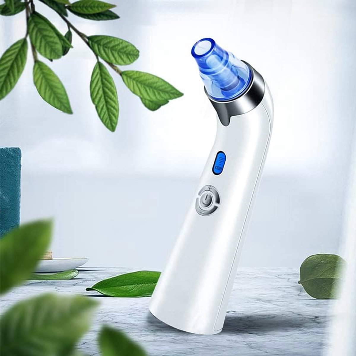 Deze mee-eterverwijderaar met stofzuigerfunctie heeft een krachtige zuigkracht en wordt geleverd met 5 diamantvormige exfoliërende opzetstukken.