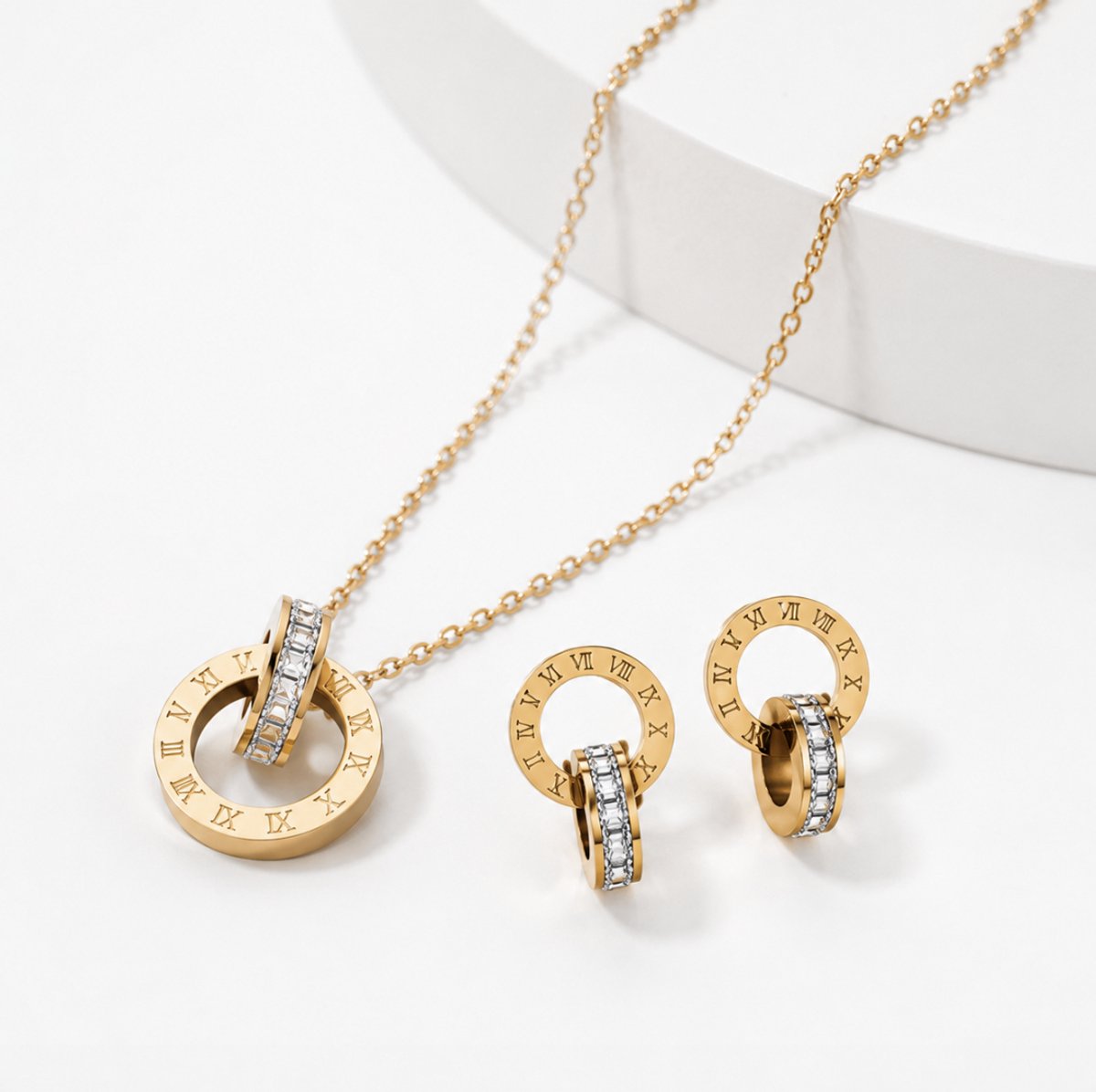 Luxe ketting - oorbellen set - verguld - Zirkonia - Stijlvolle ketting - Goudkleurig - Roestvrijstalen -cadeau -Valentijn - Liefde - Verrassing