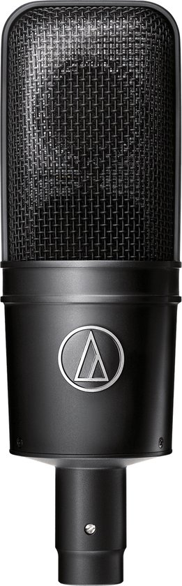Microphone noir avec logo argenté sur le devant, sur fond noir.