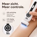 Witte ladyshave met LED-verlichting op de scheerkop en LCD-display met batterijstatus.