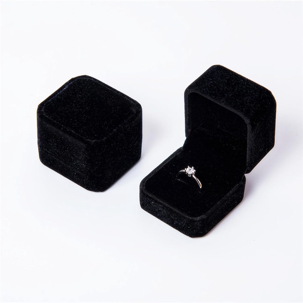 SnelShoppen - Luxe Velvet Ringen Doosjes voor Trouwen & Verjaardagen, Sieraden Boxen voor Verlovingsringen, Zwart, 5.3x5x3.8 cm, Perfect voor Huwelijk