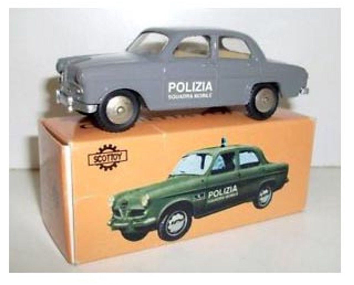 Modelauto Alfa Romeo Giulietta Polizia - Schaal 1:45
