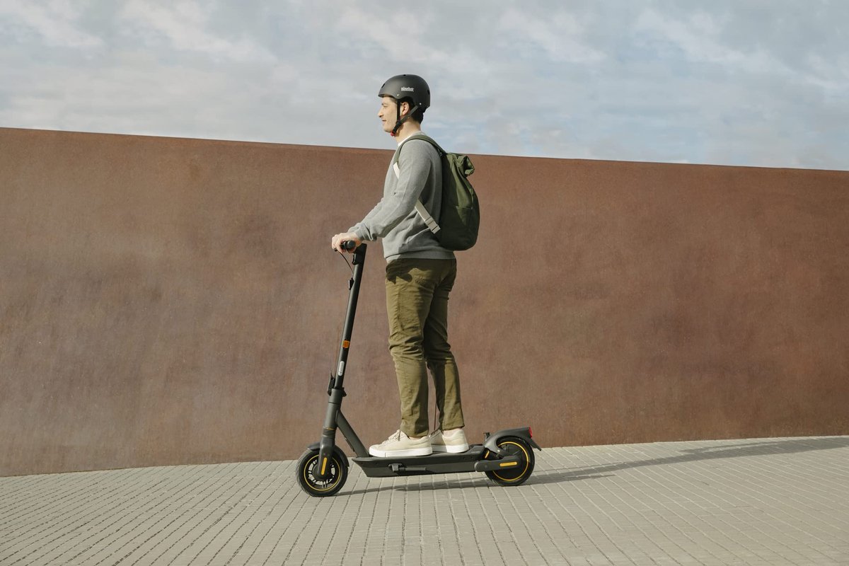 SnelShoppen - Elektrische Step Volwassenen, Max G2 E, 25 km/u, 70 km Bereik, Dubbel Remsysteem, Ideaal voor Stadsgebruik, Recreatie, en Weekenduitjes