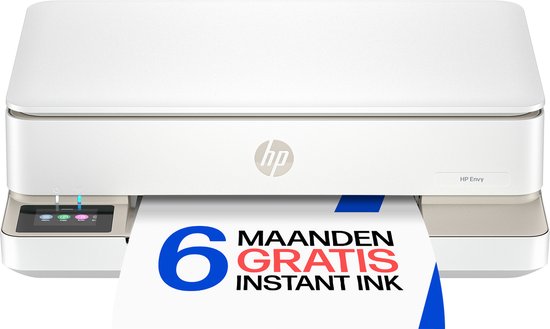 HP Envy printer in beige met een papier eruit met de tekst '6 maanden gratis Instant Ink'.