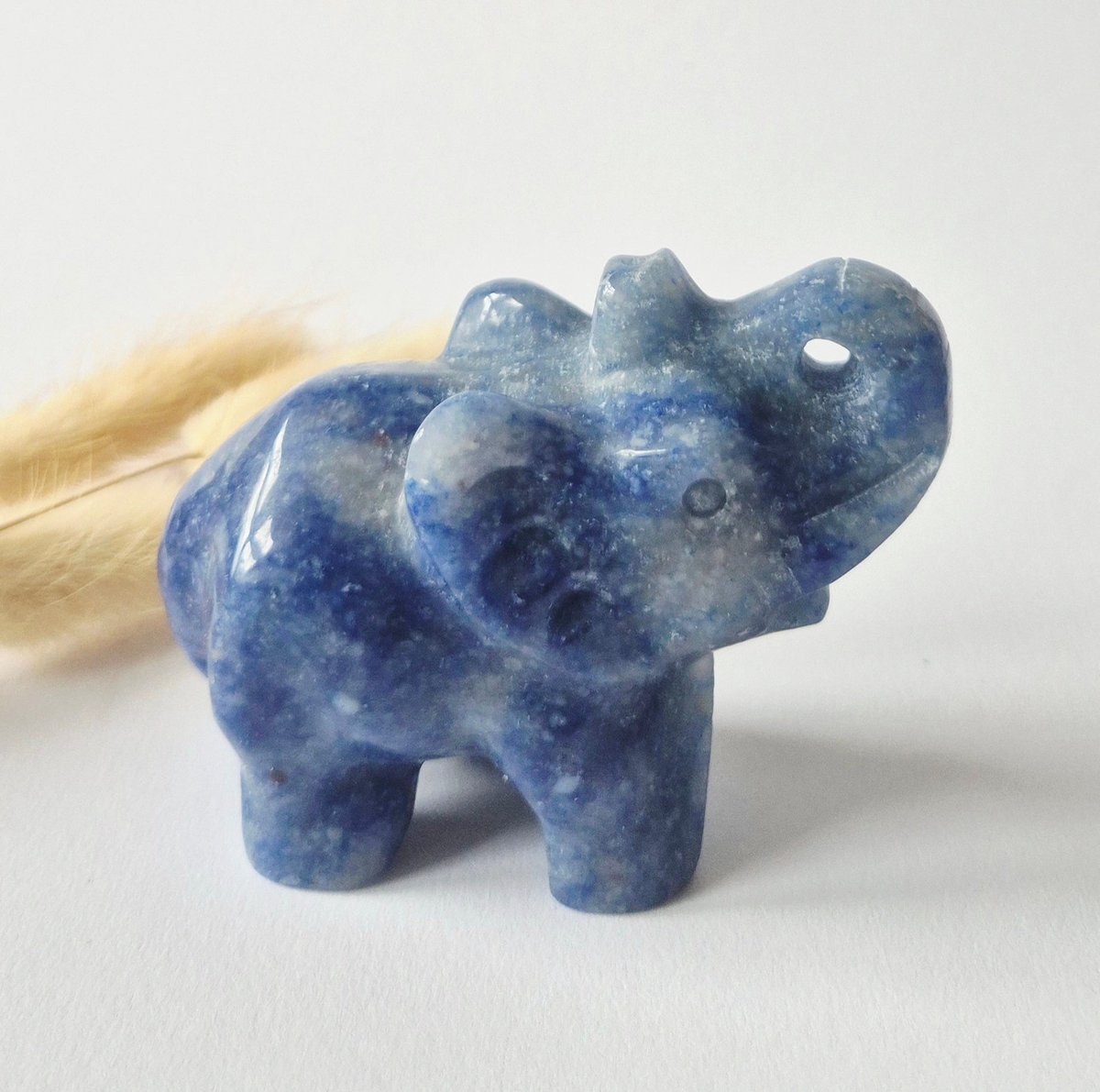 Blauwe Aventurijn Edelsteen Olifant 7x5cm – Handgesneden Kristallen Beeldje