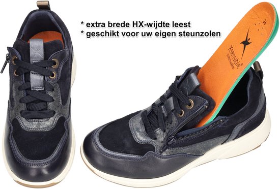 Donkerblauwe Xsensible veterschoenen, met rits en verwijderbare oranje binnenzool.