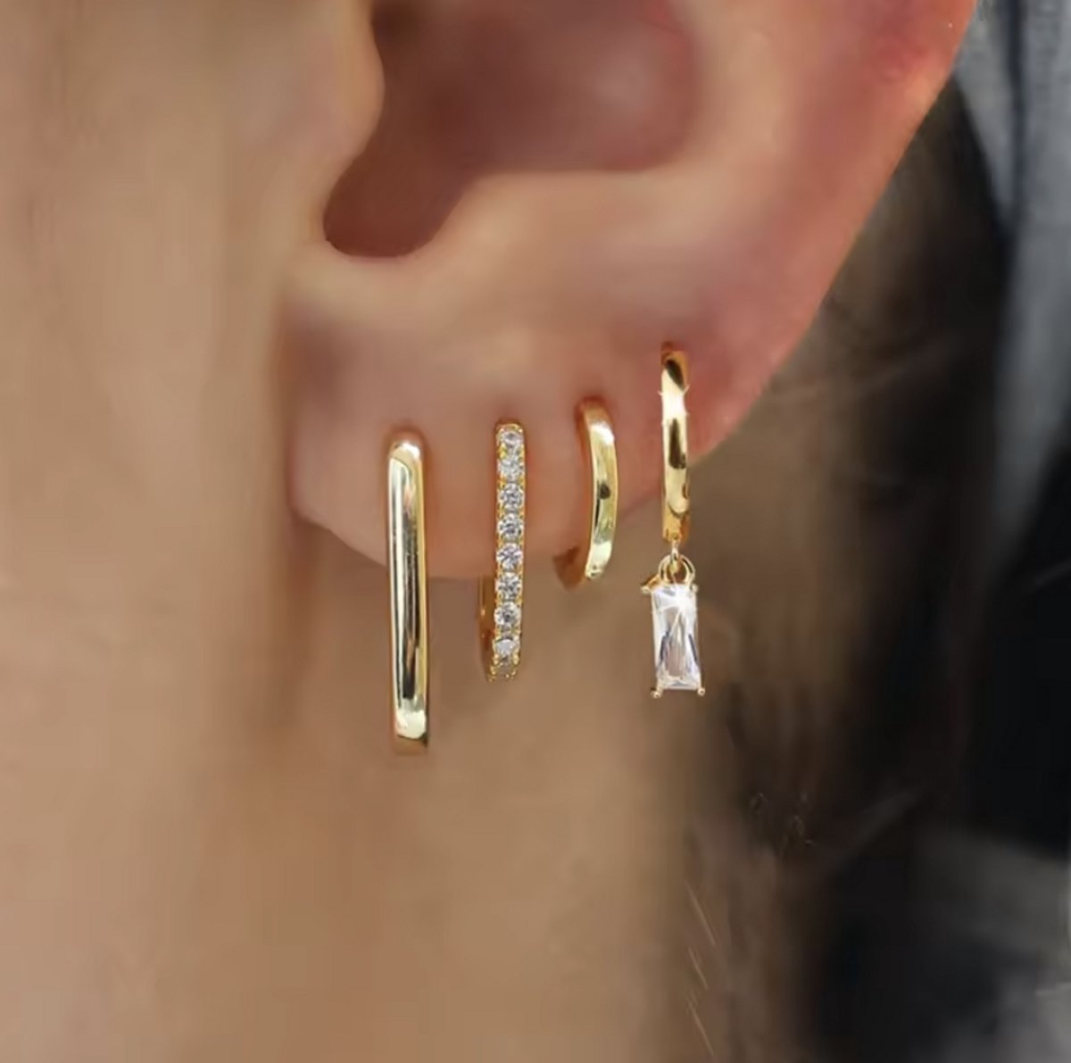Oorbellen Set - 4 stuks - Kleur: Goud - Luxe Oorbellen - Incl. Cadeauverpakking - Oorhangers / Oorring / Oorknopjes - Hoge Kwaliteit RVS - Stainless Steel / Roestvrijstaal - Verkleurt Niet - Oorbellen Set - Oorbellen Vrouwen / Dames