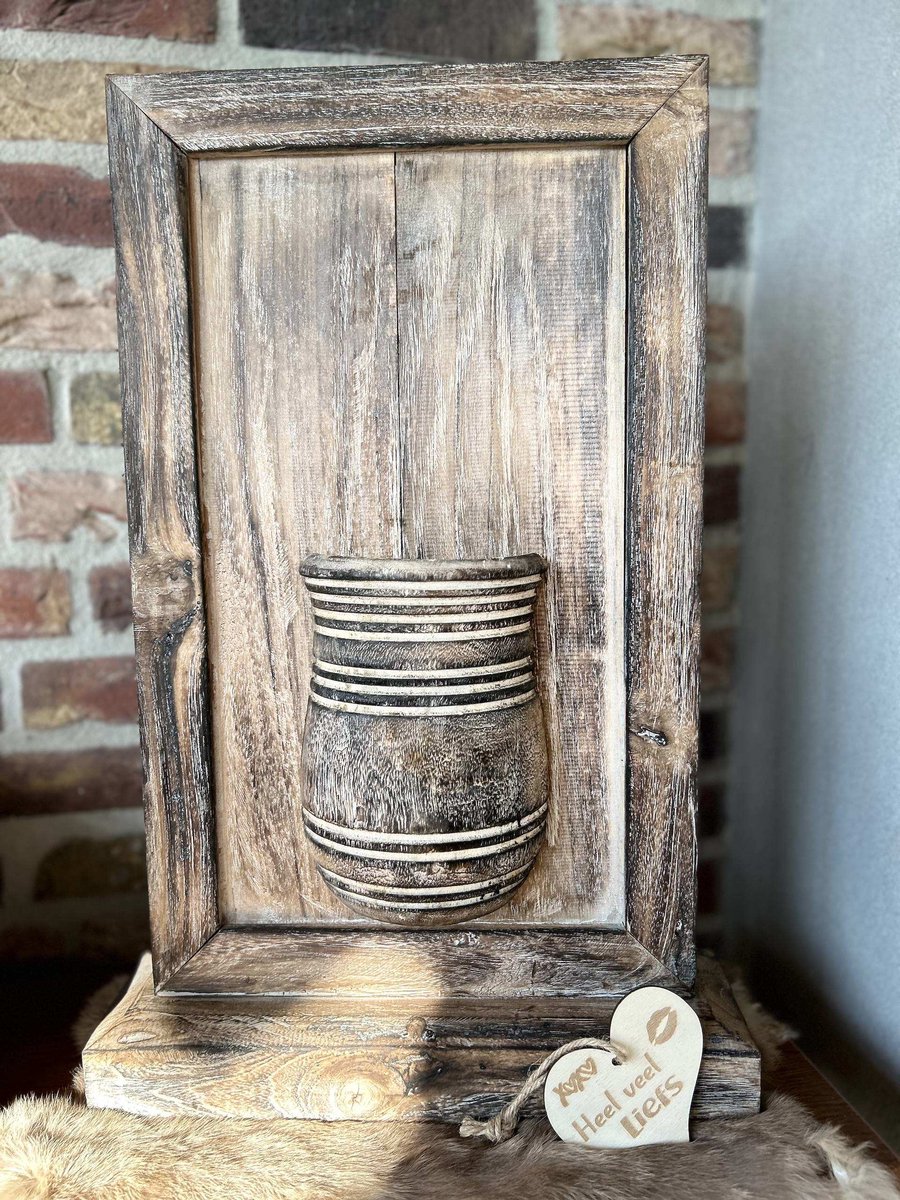 Creaties van hier – met houten hartje - Houten wandpaneel op voet met dubbele vaas - 34x10x52cm