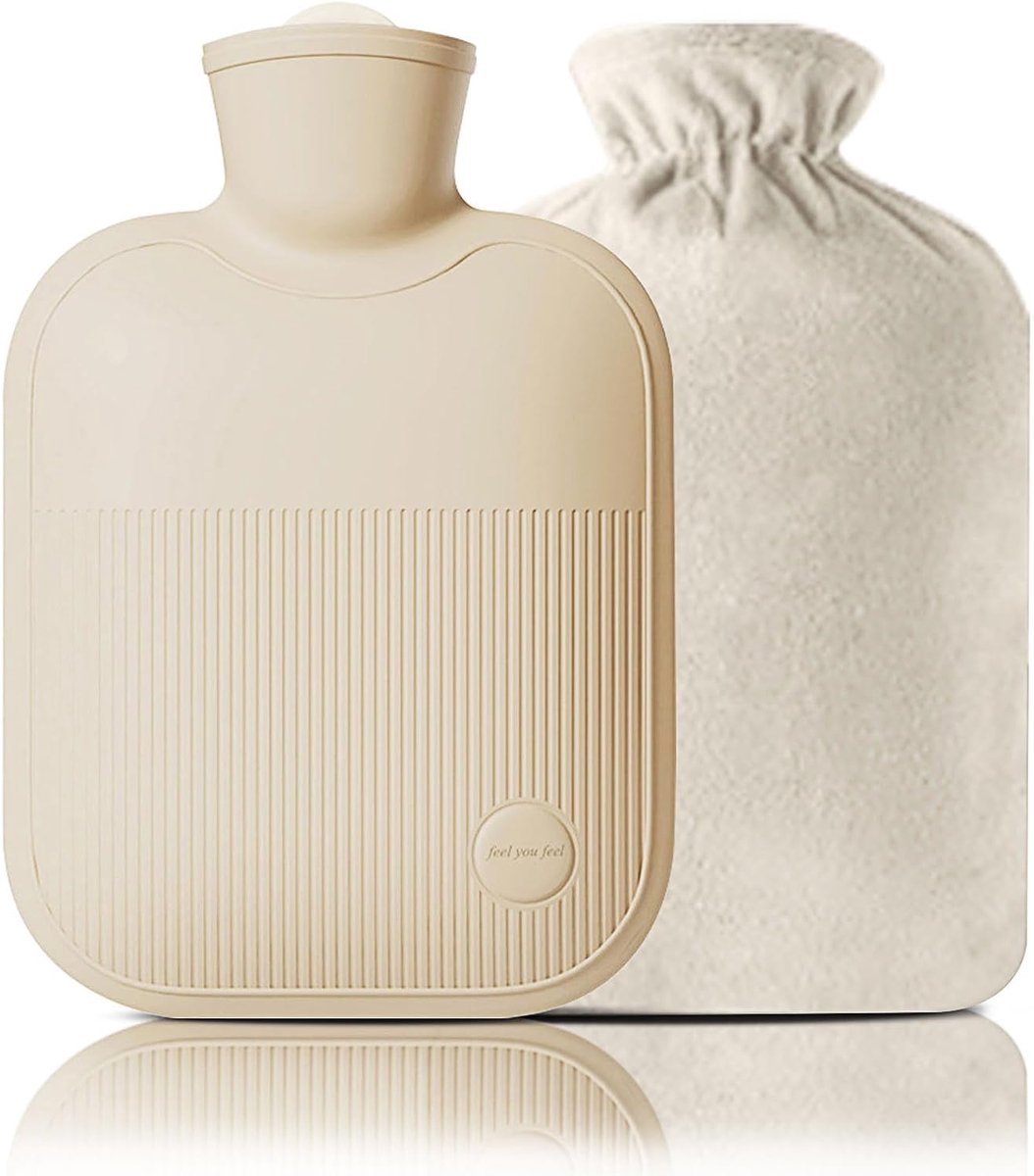 Warmwaterkruik met pluche hoes, warmwaterkruik van PVC speciaal voor nek- en schouderpijn, warmtekussen voor handen en voeten, verlicht menstruatiekrampen, geschikt voor zowel warmte- als koudetherapie (beige, 500 ml)
