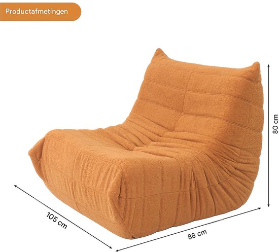 Oranje pluche zitzak met afmetingen 105 cm lang, 88 cm breed en 80 cm hoog.