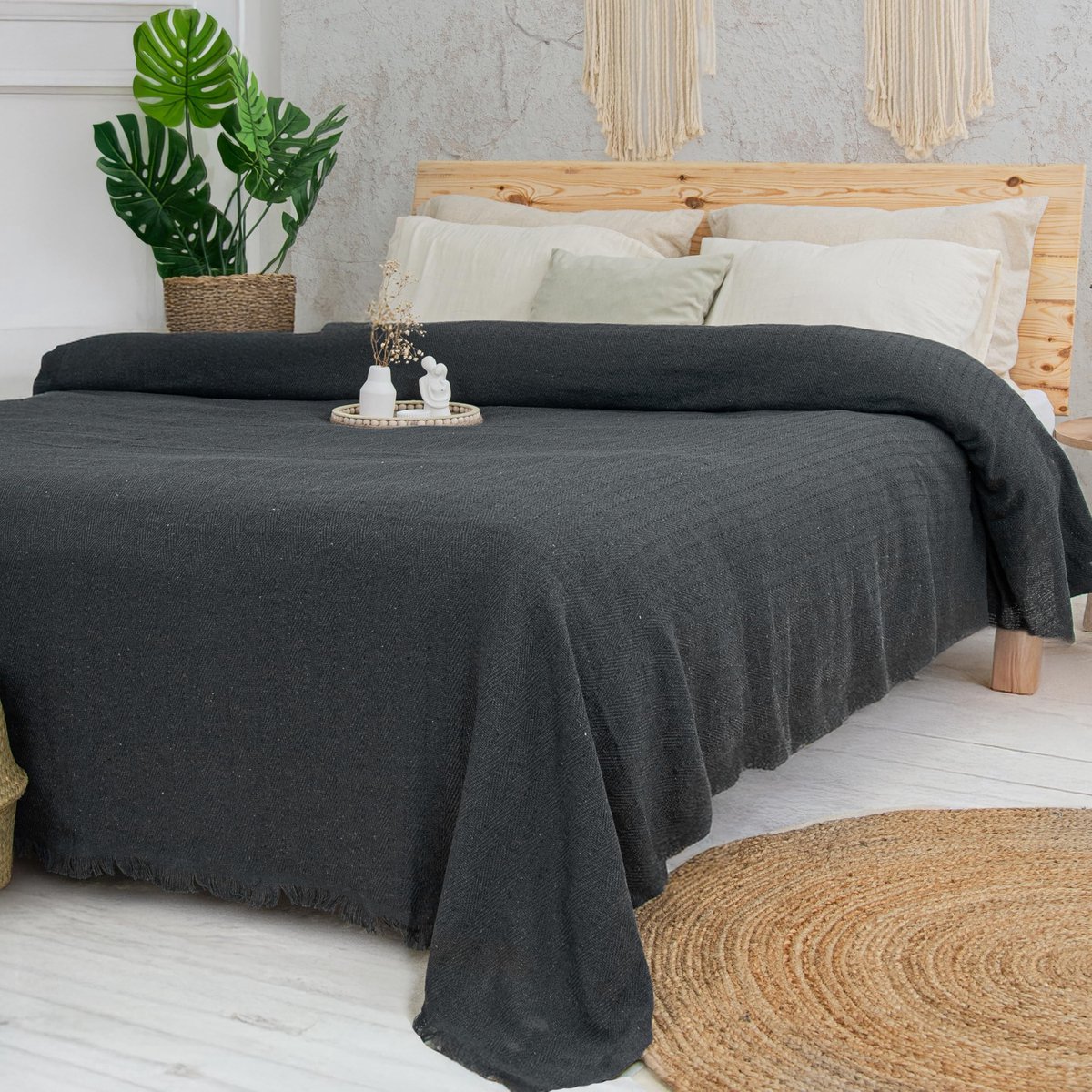 Omgoods - King Size Bedsprei 220 x 240 cm in Donkergrijs