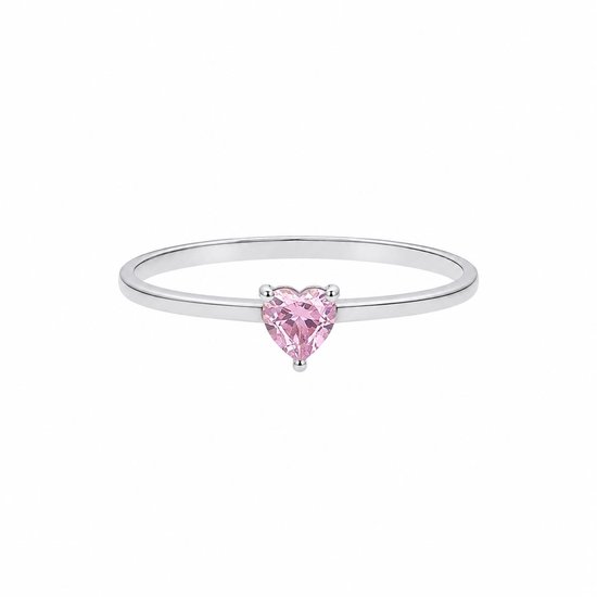 Zilveren ring met een roze hartvormige zirkonia steen.