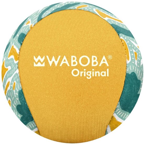 Gele Waboba Original bal met groen en geel abstract patroon aan de zijkant.