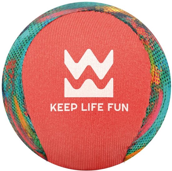 Koraalrode Waboba bal met abstract patroon, met logo en tekst 'KEEP LIFE FUN'.
