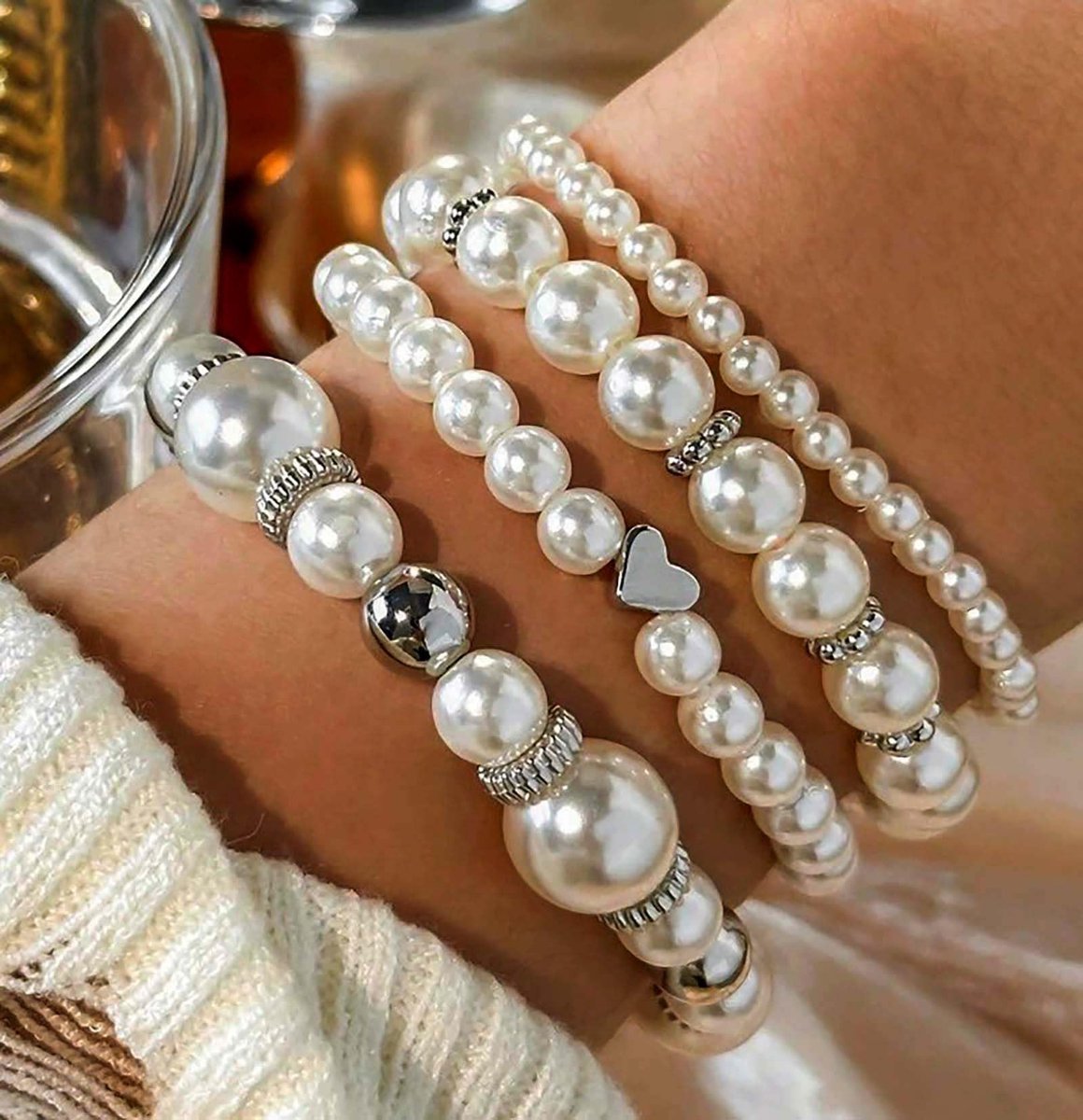 SnelShoppen - Boho gelaagde parelarmbandset, gouden bol, kralenarmbanden, elastische polssieraden, stapelbare armbanden voor bruiloften, hart en liefd
