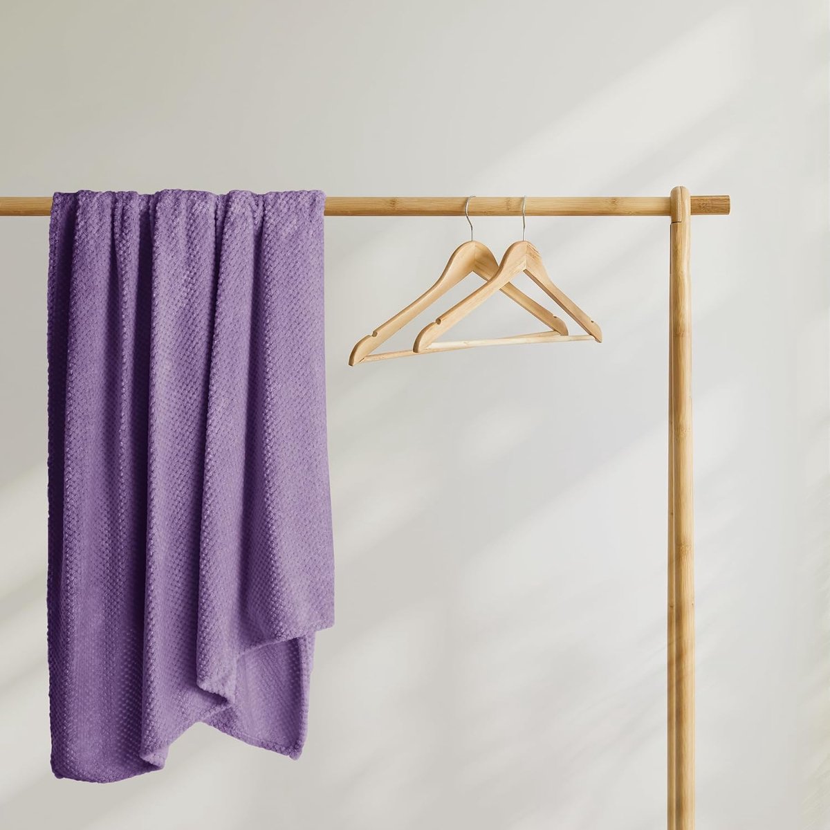 SnelShoppen - DecoKing Henry knuffeldeken 150 x 200 cm paars, zachte microvezel fleece woondeken, behaaglijke sprei voor Scandinavische stijl, ideaal