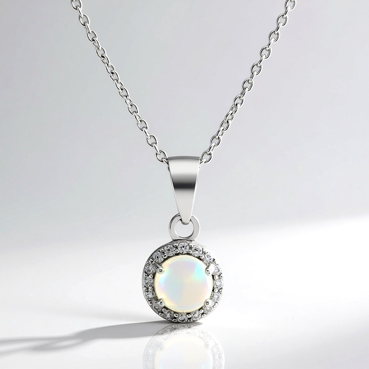 Cavill - Zilveren Halsketting 925 Sterling - 0,43 ct Ethiopische Welo-opaal Cabochon - Rhodium Verguld - Elegante Damesketting met Zirkonia