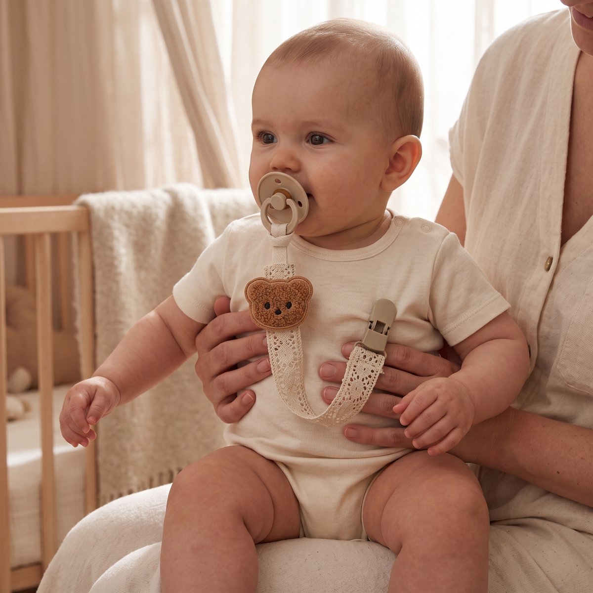 Speenkoorden Set van 2 Beertjes - Bruin & Taupe - Binnen 24U Verzonden - Fopspeenkoord - Speenketting - Speenhouder - Jongen en Meisje - Baby - Kraamcadeau - Babyshower - Stoffen Speenkoord met Clips - Teddy - Unisex Geboortecadeau - 2 Stuks – foto 3