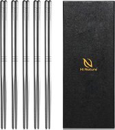 Ensemble de six baguettes argentées en acier inoxydable et une boîte cadeau noire avec logo Hi Nature.