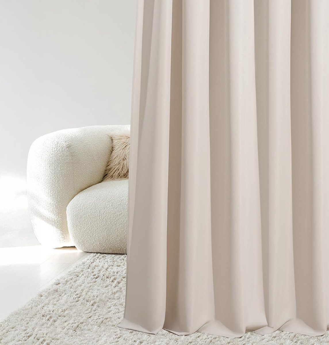 SnelShoppen - Aura Gordijn Zwart 140x260 cm met Ringen - Lichtdoorlatend en Decoratief - Moderne Raamdecoratie voor Woonkamer en Slaapkamer - Warm Bei