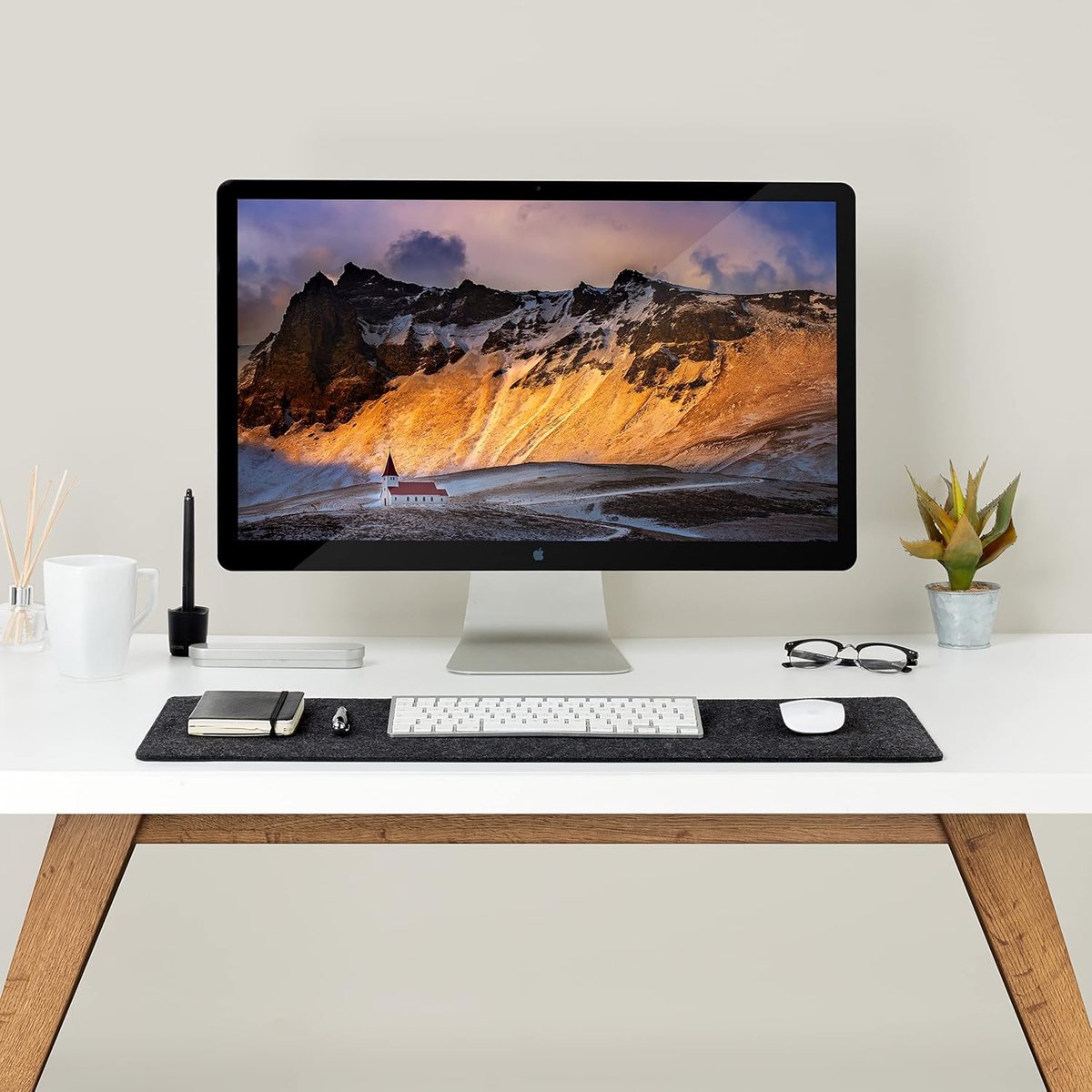 SnelShoppen - Premium Vilt Bureau Mat 30cm x 70cm | Multifunctionele Desk Pad voor Thuiswerk | Donkergrijs | Duurzaam en Vegan-Vriendelijk
