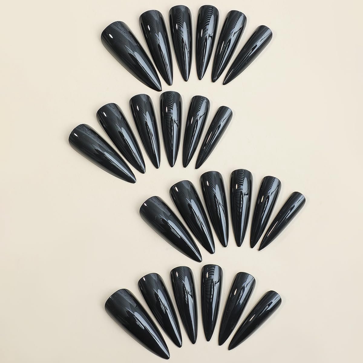 SnelShoppen - Press-on Nails Long Stiletto Halloween Plain Black Gothic Fake Nails met Nail Glue - Vampire Black Solid False Nails voor Feest en Verkl