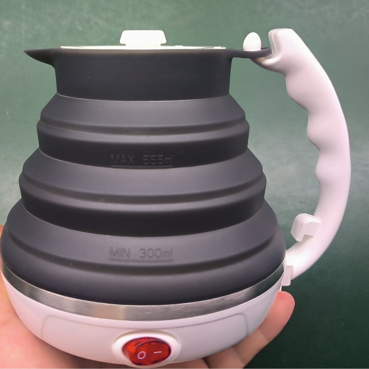Opvouwbare autowaterkoker 24V met sigarettenaansteker – van voedingskwaliteit siliconen – snel koken, automatische uitschakeling en warmhoudfunctie – 450 ml (24V, zwart).L