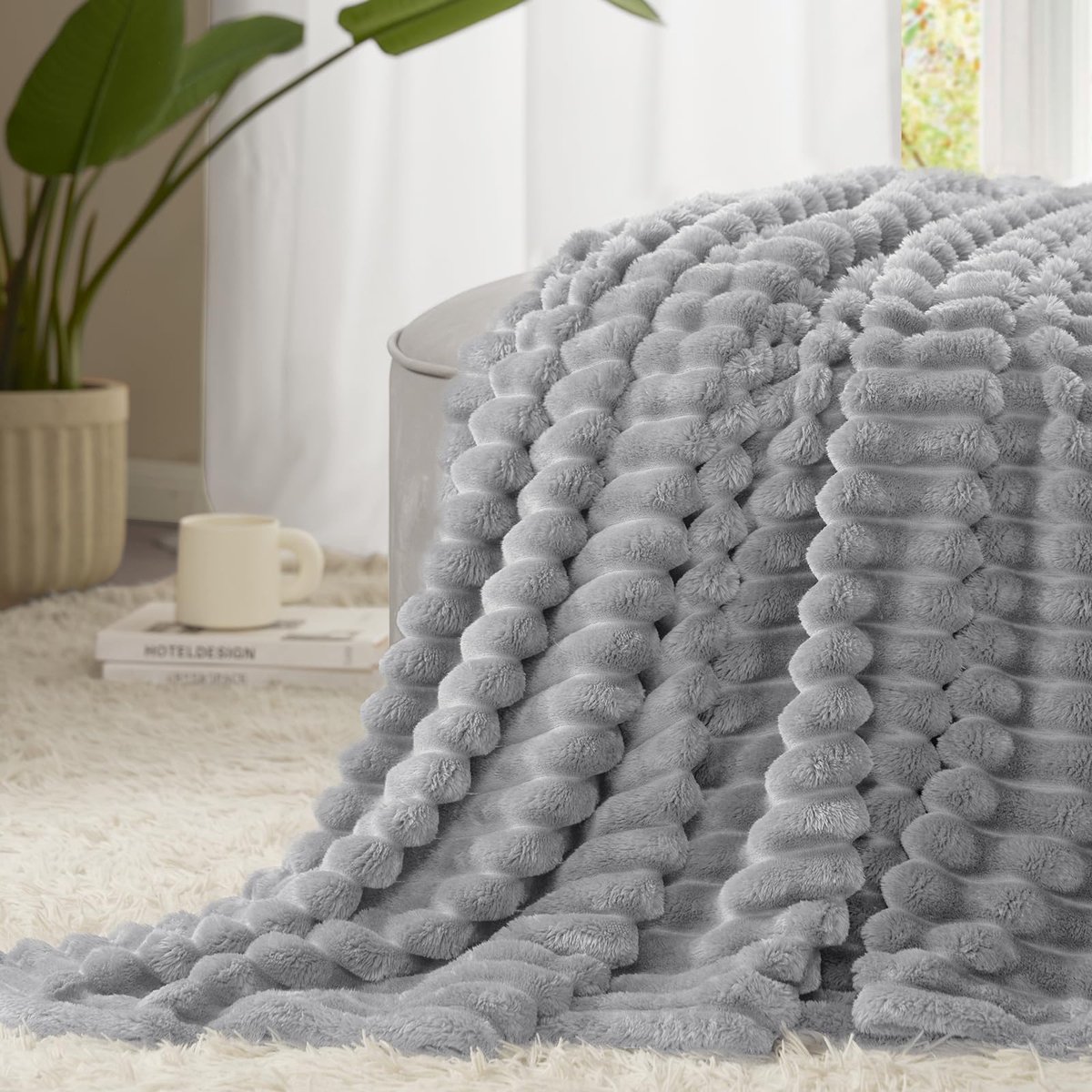 SnelShoppen - WAVVE Fleece Plaid Deken 150x200cm Dubbel/Twin Maat Pluizige Warme Gestreepte Dekens voor Bank, Bed, Fauteuil, Lichtgrijs, Perfect voor