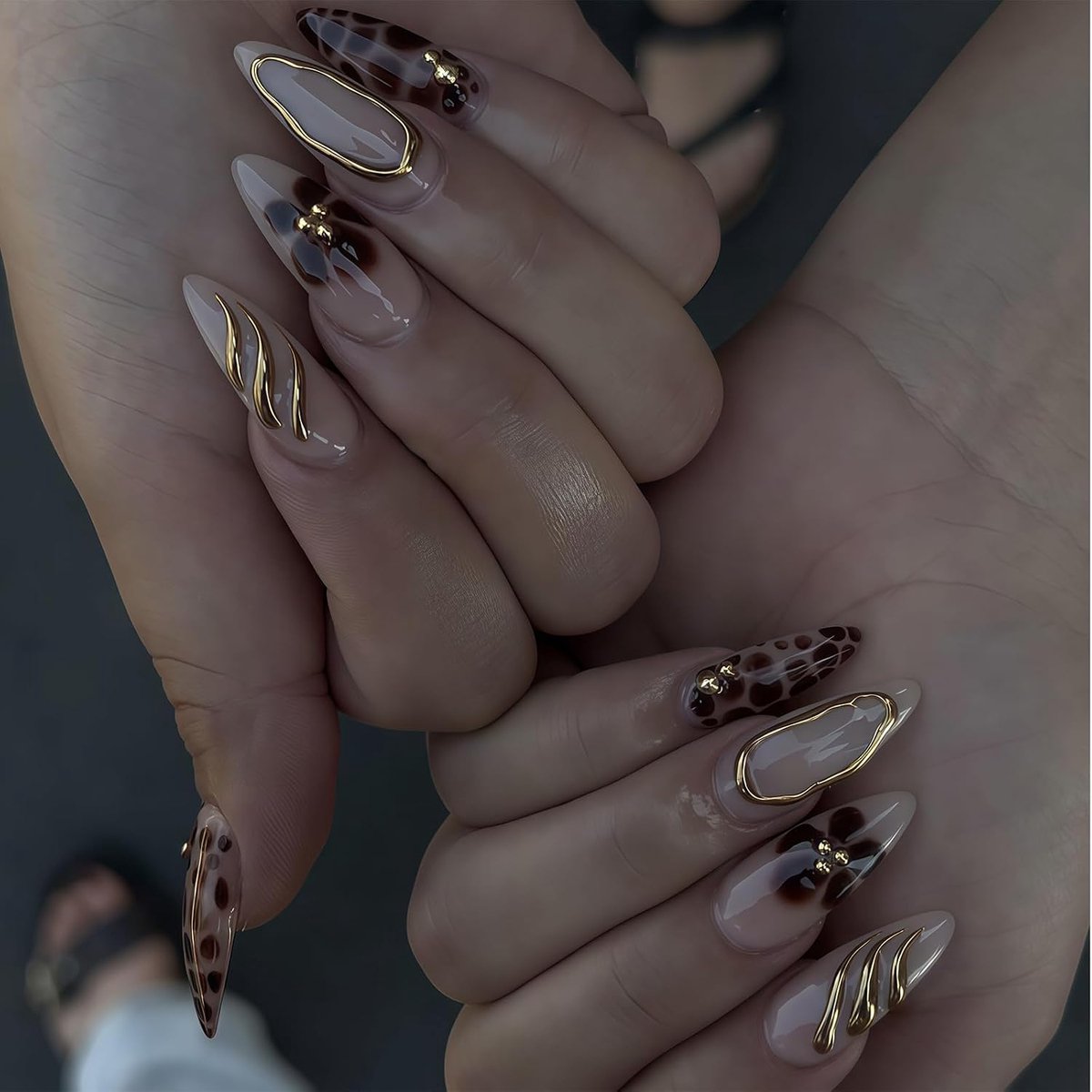 On Nails, 24 stuks Leopard Almond Medium, Kunstnagels met Bruin Bloemontwerp, Glanzende Volledige Dekking Nagels, French Press On Nagels Zomer Dames