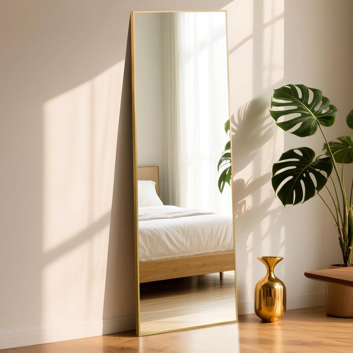 Vloerspiegel Vierkant Recht Hoek 152x42cm Goud, Volledige Lengte Spiegel met Veiligheidsglas en Versterkte Aluminium Frame, Wandspiegels 60"x17" voor Kleine Kamers