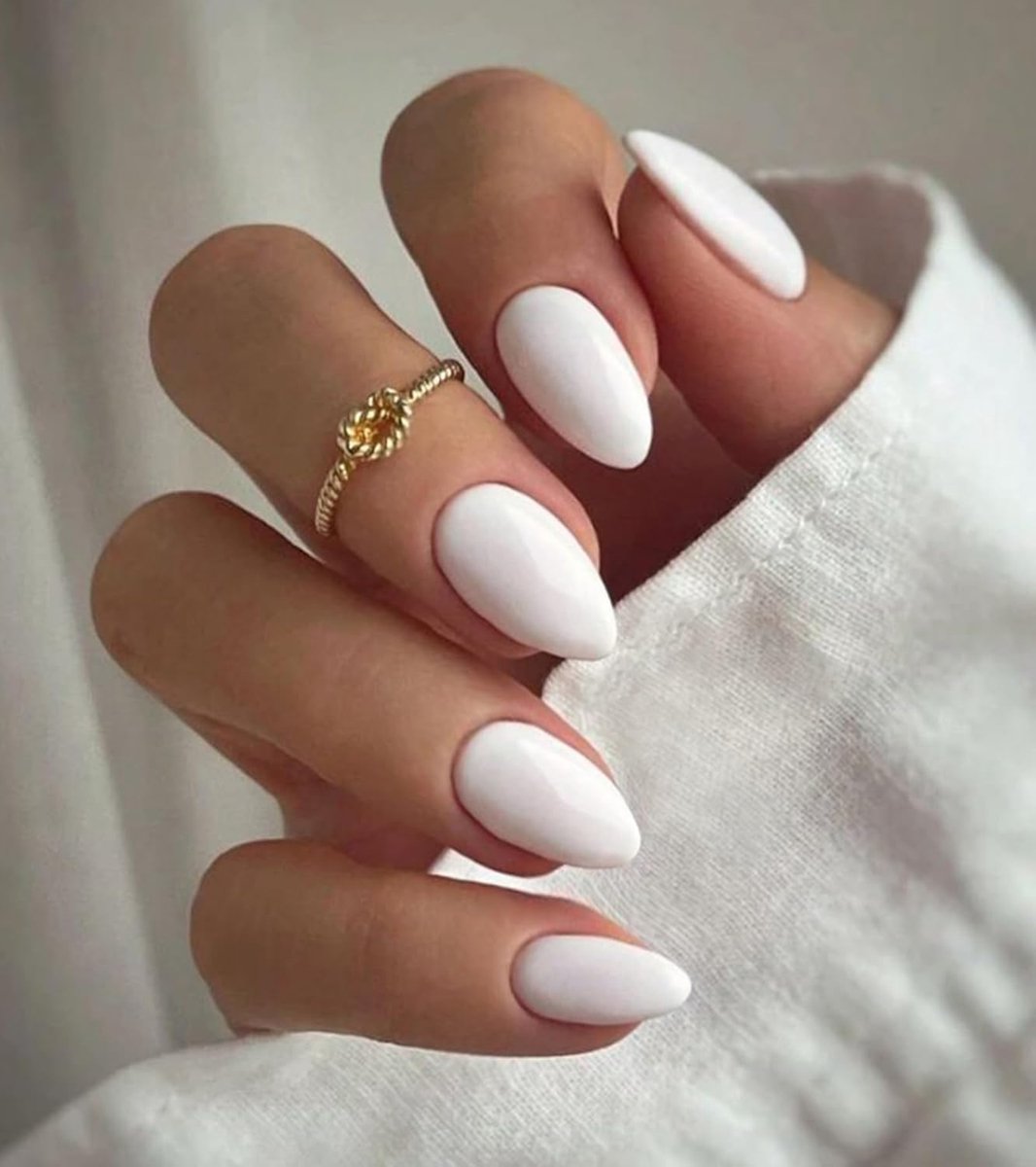 On Nails Wit, 30 stuks - Lijm Nagels Midden Amandel, Natuurlijke Eenvoudige Kunstnagels met Lijmpad en Nagelvijl voor Vrouwen