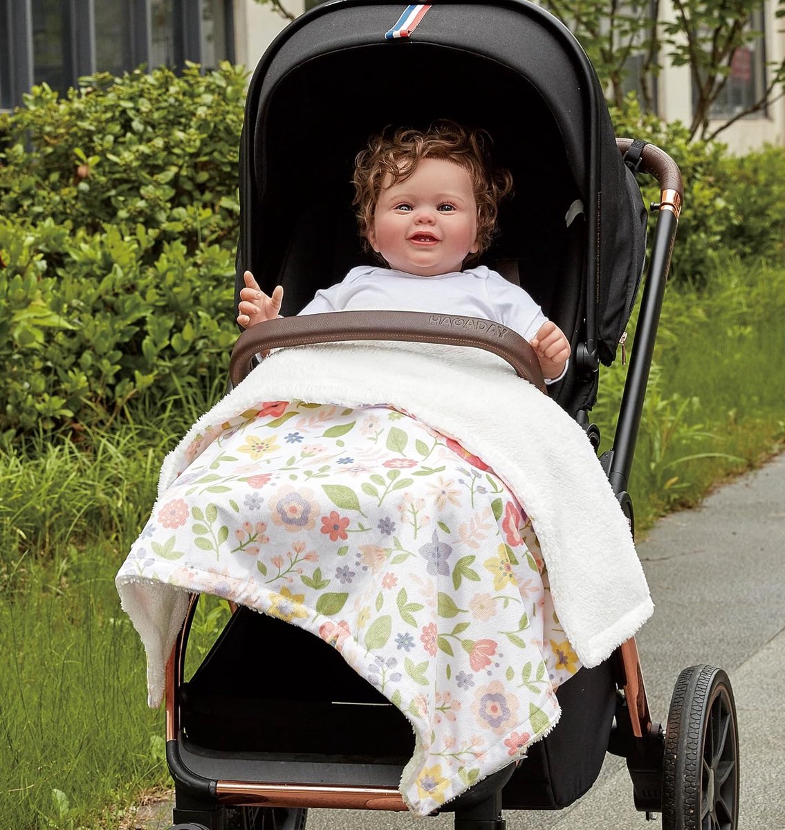 Baby welkomstgeschenk-set, opbergmand met twee dekens, een veiligheidsdeken, een labeldoekje en een geschenkzakje met lint (roze)