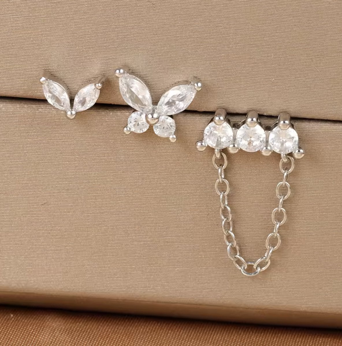 Oorbellen Set - 3 stuks - Kleur: Zilver - Luxe Oorbellen - Incl. Cadeauverpakking - Oorhangers / Oorring / Oorknopjes - Hoge Kwaliteit RVS - Stainless Steel / Roestvrijstaal - Verkleurt Niet - Oorbellen Set - Oorbellen Vrouwen / Dames