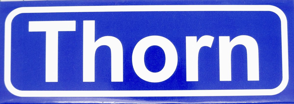 Souv© - koelkast magneet - plaatsnaam bord - kombord - souvenir - koelkastmagneetje - relatiegeschenk Thorn
