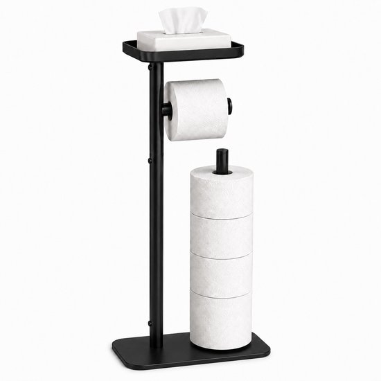 Zwarte toiletrolhouder van metaal met een plateau voor tissues en ruimte voor 1 rol, en 4 rollen gestapeld op de grond.